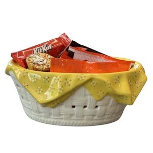 VTG 80s Springtime cottagecore hand painted ceramic Easter basket candy dish